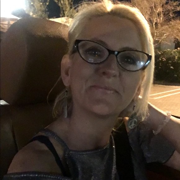 Meet your Posher, Amy - Picture 1 of 3